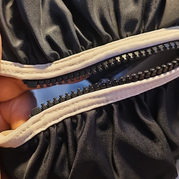 DELIMORA, Black One Piece‎ Swimsuit. size 12. Zipper Down The Front. - Picture 7 of 15